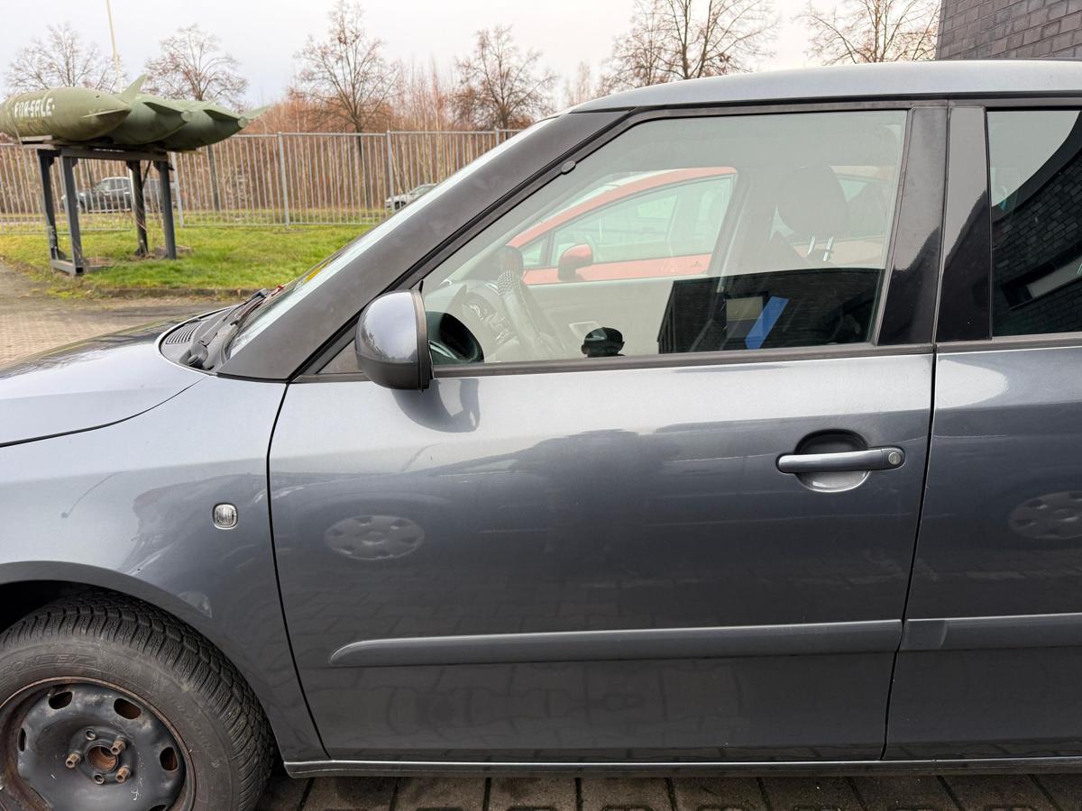 Skoda Fabia 2 5J original T&uuml;r vorn links LF8J Anthrazitgrau Rohbau BJ09